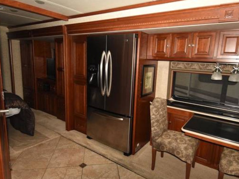 2011 Itasca Ellipse 42QD - 016