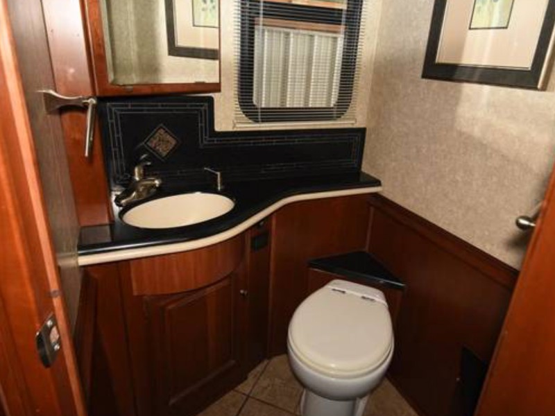 2011 Itasca Ellipse 42QD - 017