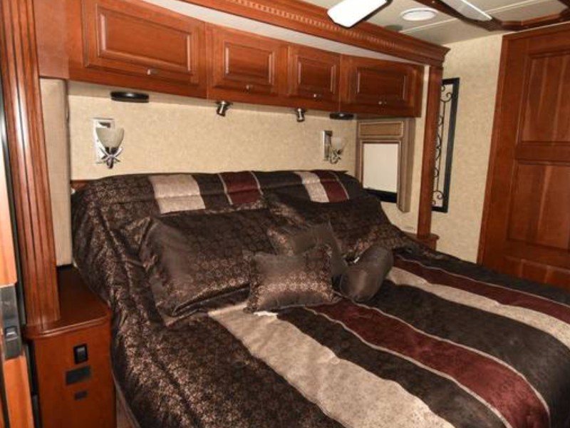 2011 Itasca Ellipse 42QD - 018