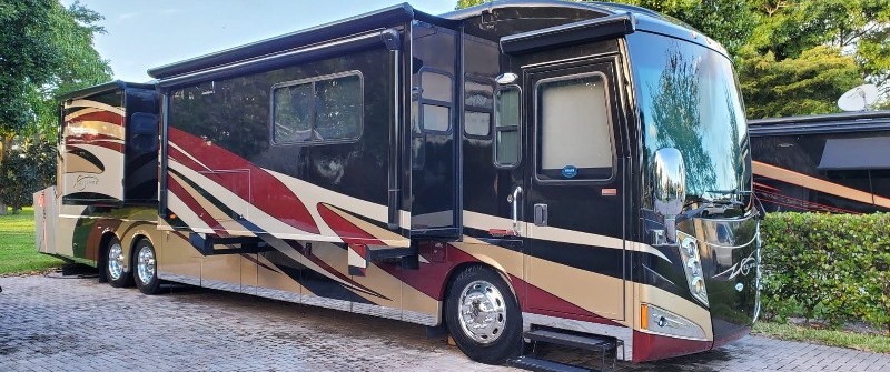 2011 Itasca Ellipse 42QD - 001