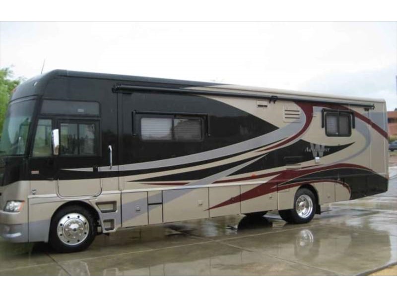 2010 Winnebago Adventurer 35Z - 001
