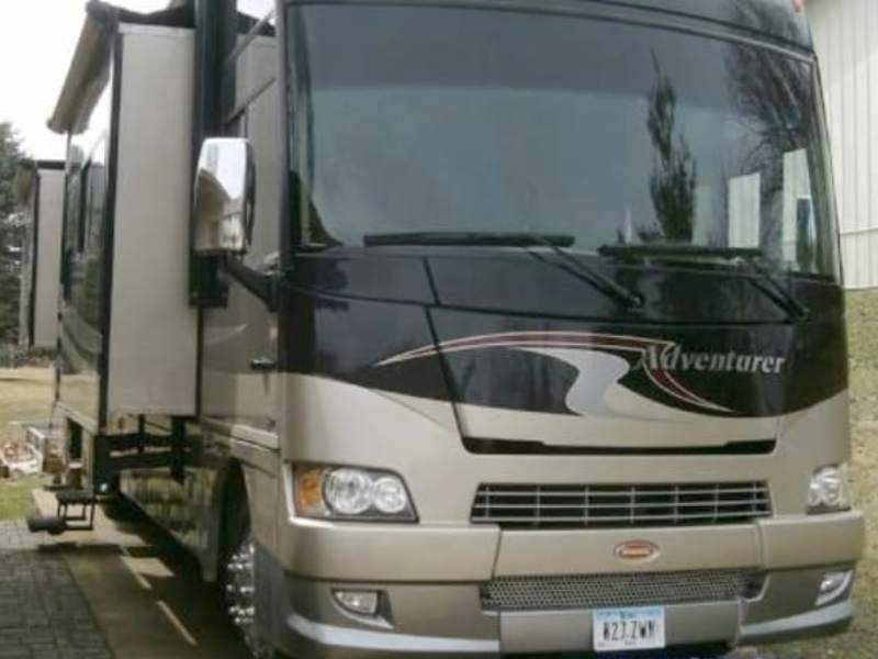 2010 Winnebago Adventurer 35Z - 002