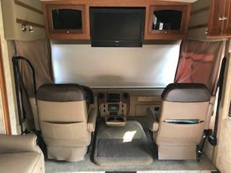 2010 Winnebago Adventurer 35Z - 006