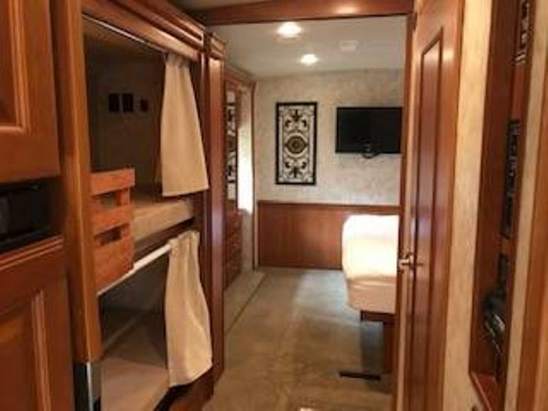2010 Winnebago Adventurer 35Z - 011