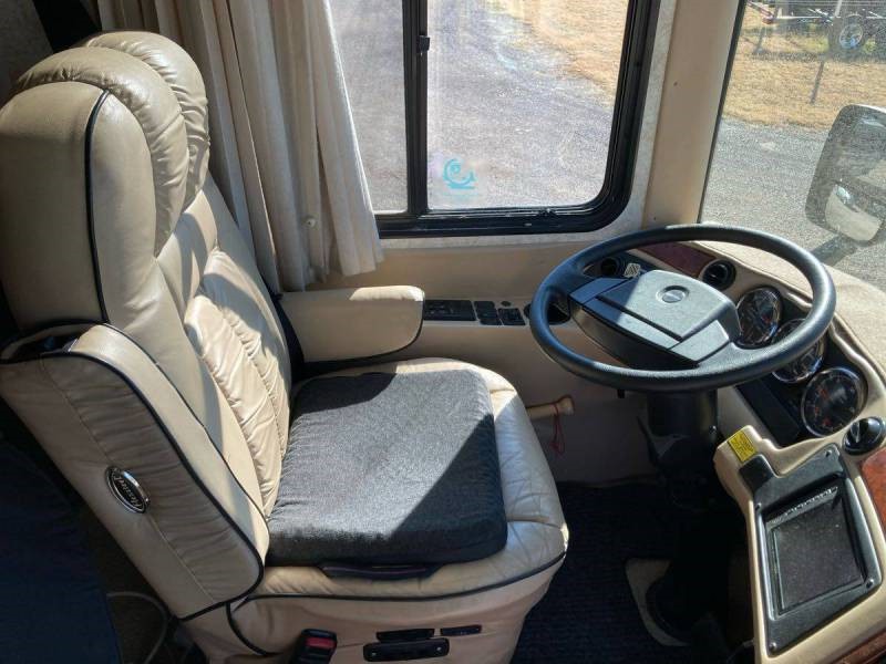 2004 Newmar Dutch Star 4011 - 006