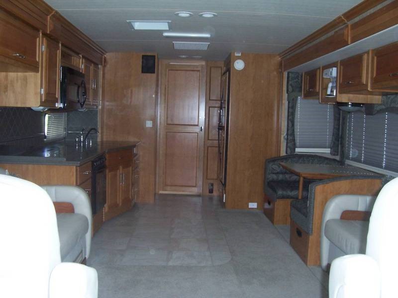2007 Fleetwood Discovery 39S - 008