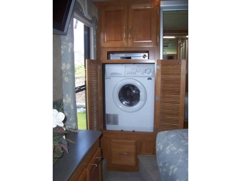 2007 Fleetwood Discovery 39S - 016