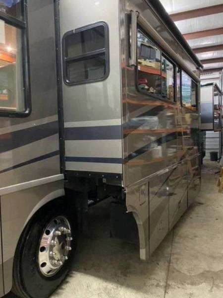 2004 Winnebago Vectra 40KD - 002