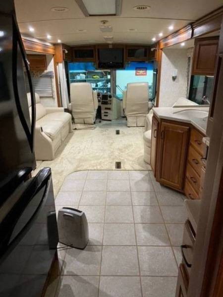 2004 Winnebago Vectra 40KD - 007