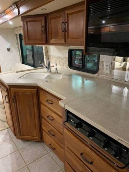 2004 Winnebago Vectra 40KD - 008