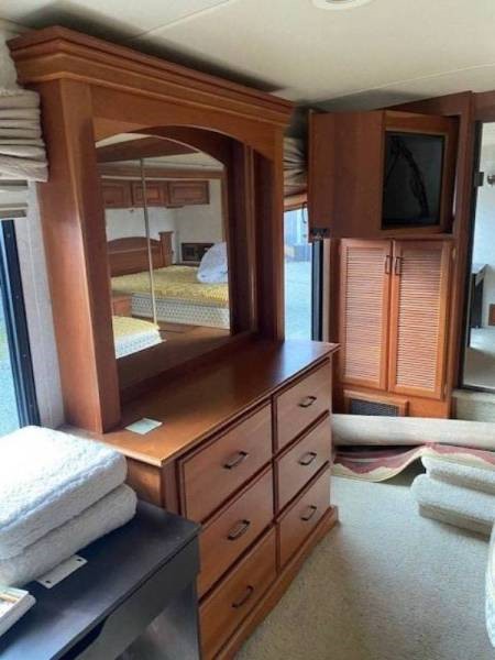 2004 Winnebago Vectra 40KD - 013