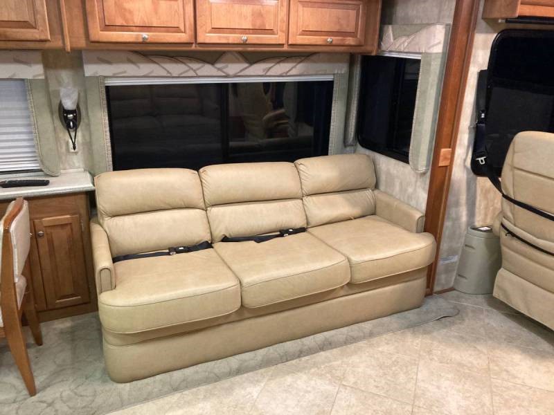 2008 Tiffin Phaeton 36QSH - 009