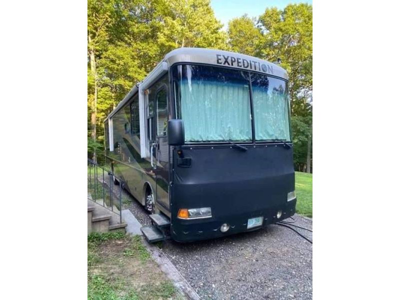 2004 Fleetwood Expedition 37U - 005