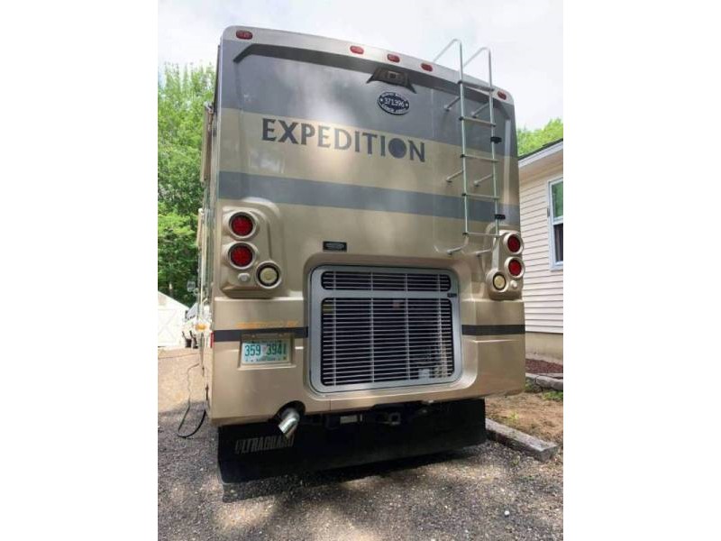 2004 Fleetwood Expedition 37U - 006