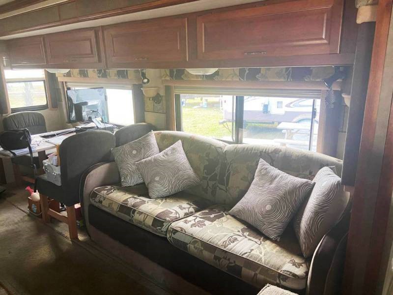 2004 Fleetwood Expedition 37U - 007