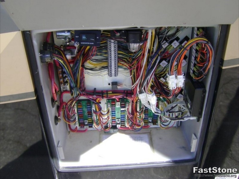 2002 Monaco Dynasty 40 Chancellor - 051