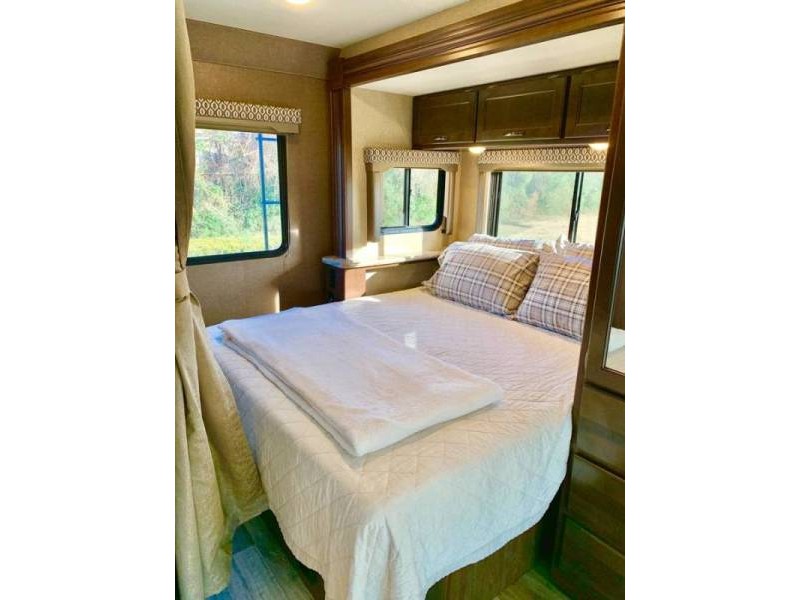 2019 Thor Freedom Elite 24FE  - 019