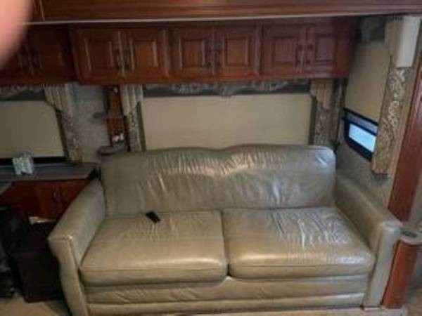 2005 American Coach American Tradition 40J - 009