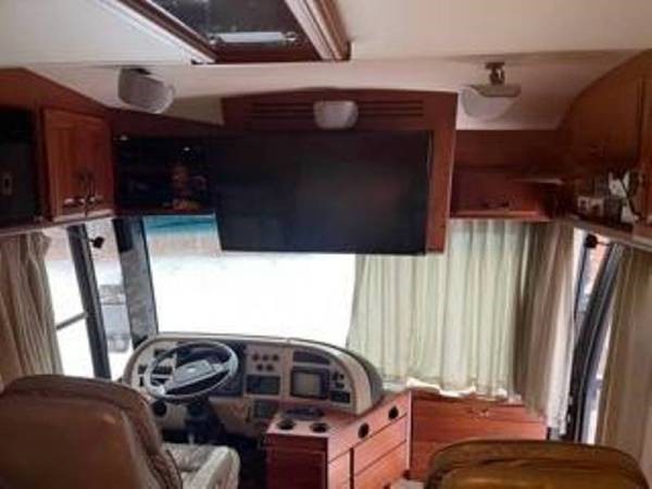 2005 American Coach American Tradition 40J - 010