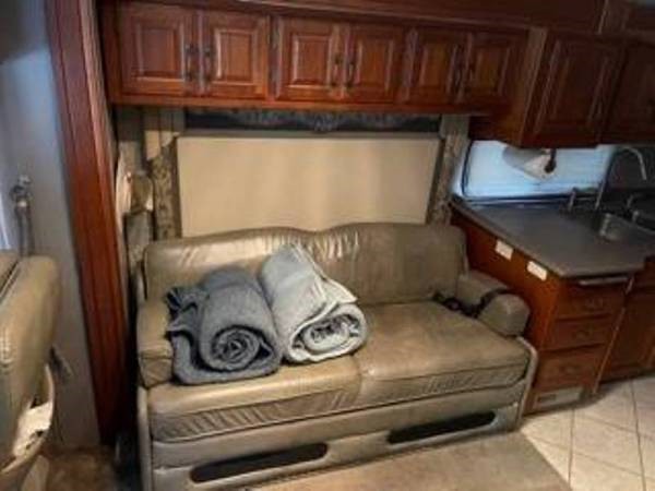 2005 American Coach American Tradition 40J - 011