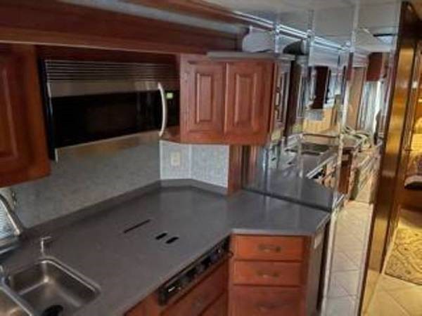 2005 American Coach American Tradition 40J - 013