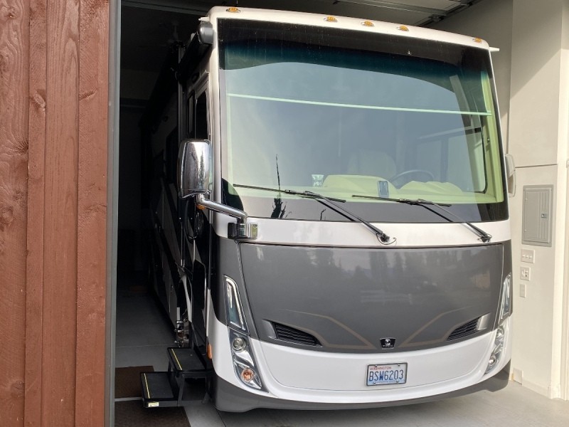 2020 Tiffin Allegro Breeze 33BR - 001