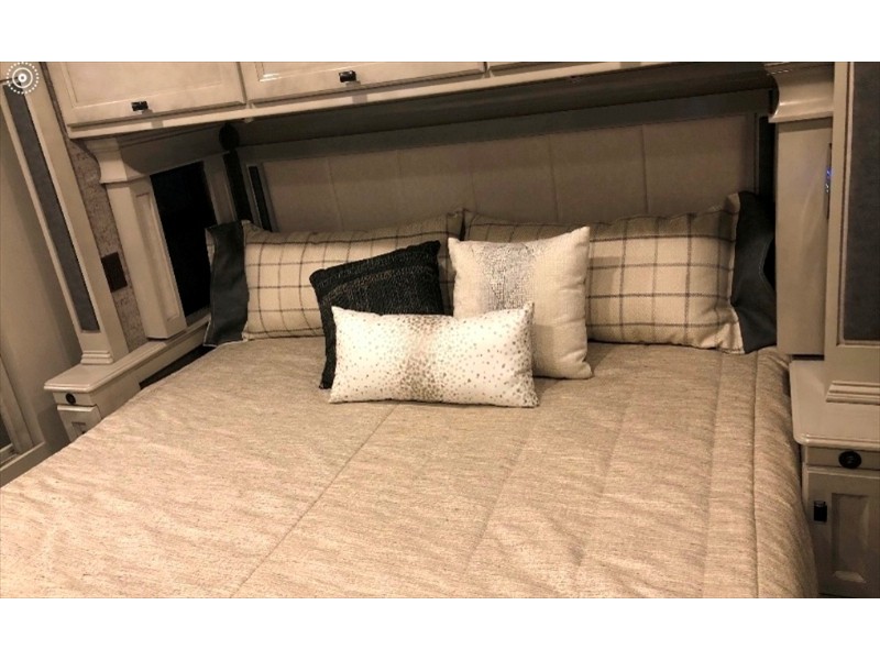 2020 Tiffin Allegro Breeze 33BR - 009