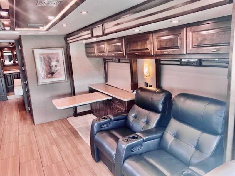 2019 Tiffin Allegro RED 37BA - 010