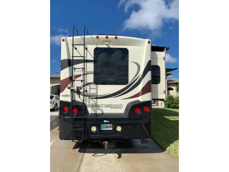 2016 Forest River Georgetown 335DS - 004