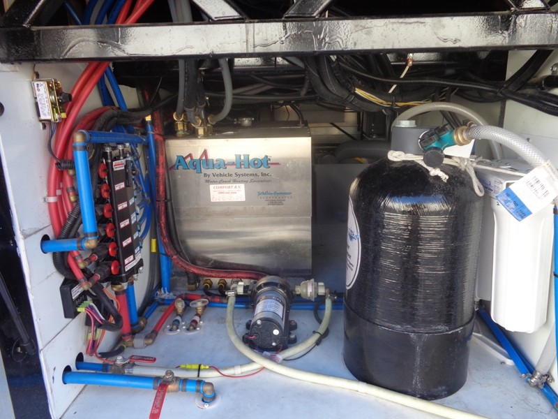 2004 Monaco Signature - 010