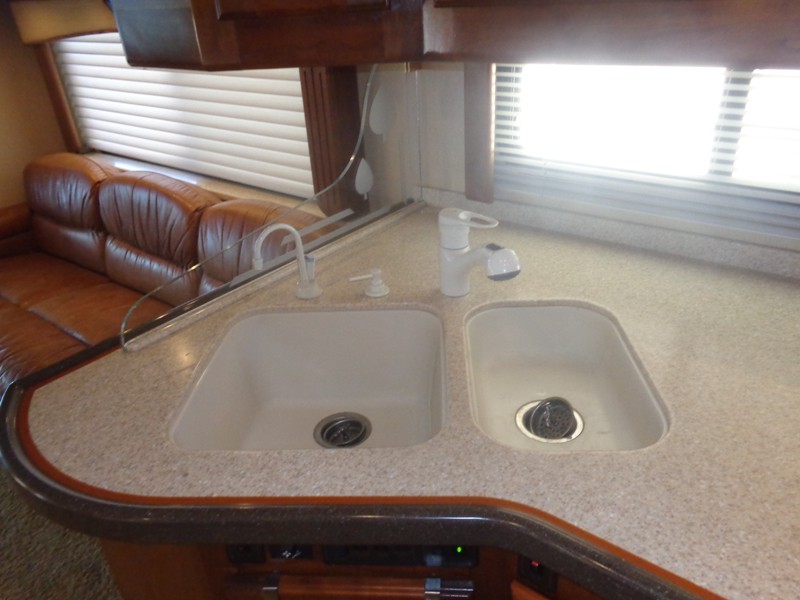 2004 Monaco Signature - 035