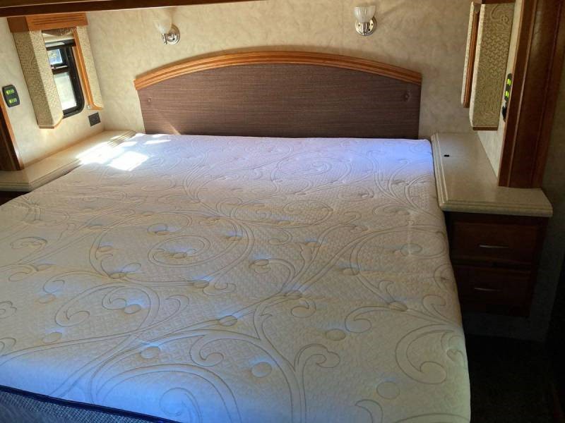 2008 Monaco Camelot 42PDQ - 022