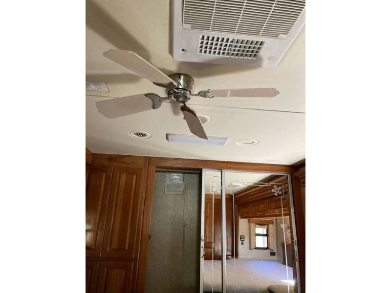 2008 Monaco Camelot 42PDQ - 024