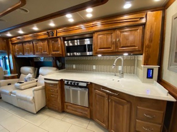 2016 Tiffin Phaeton 40QBH - 006