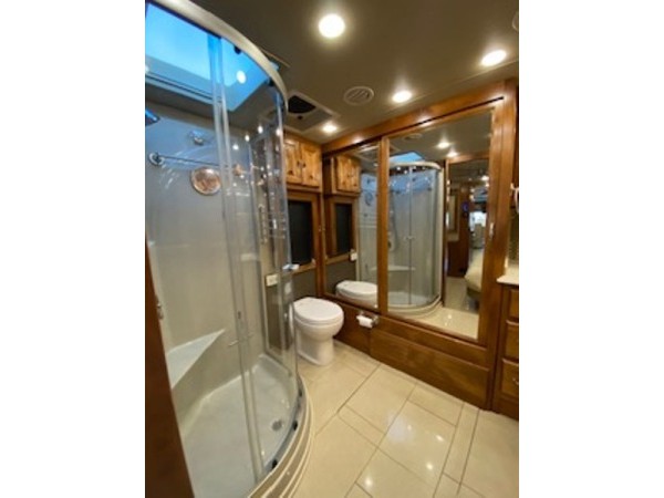 2016 Tiffin Phaeton 40QBH - 010