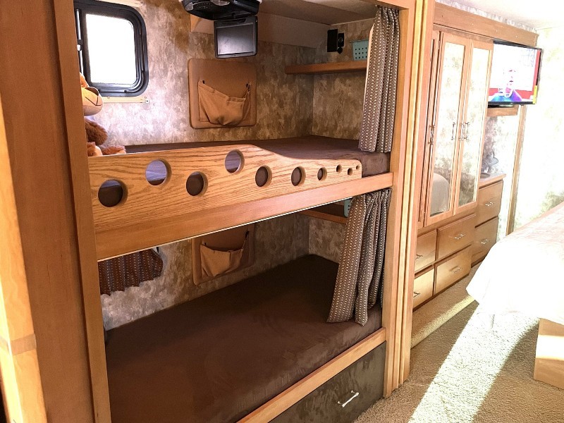 2007 Winnebago Sightseer 35J - 018