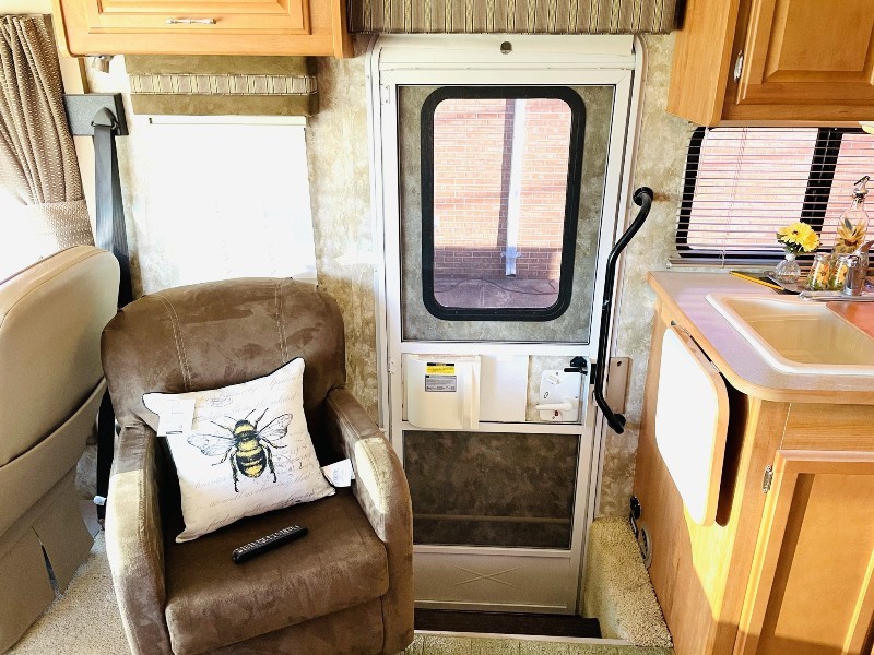 2007 Winnebago Sightseer 35J - 029