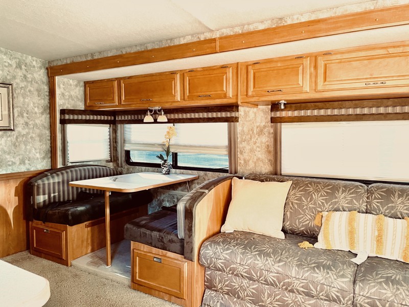 2007 Winnebago Sightseer 35J - 036
