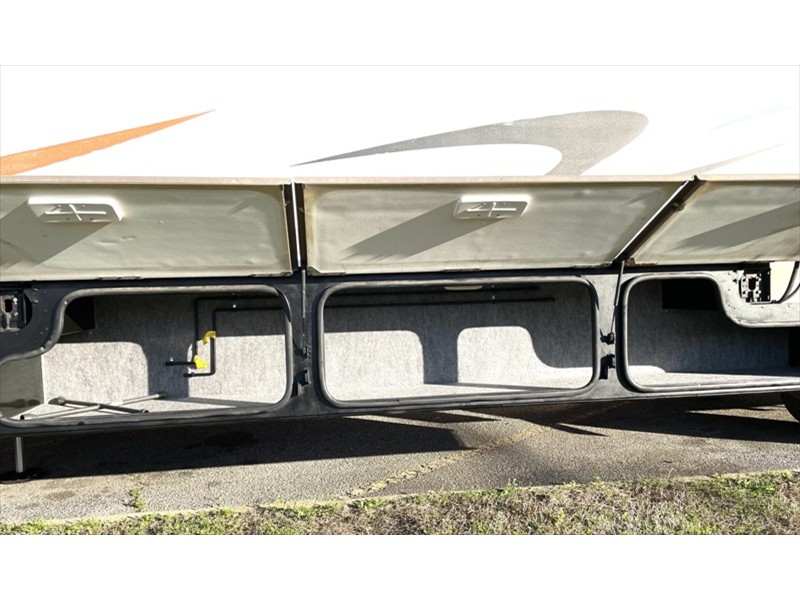 2007 Winnebago Sightseer 35J - 042