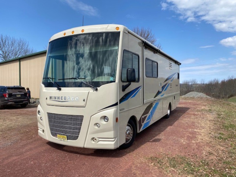 2019 Winnebago Sunstar 29VE - 002