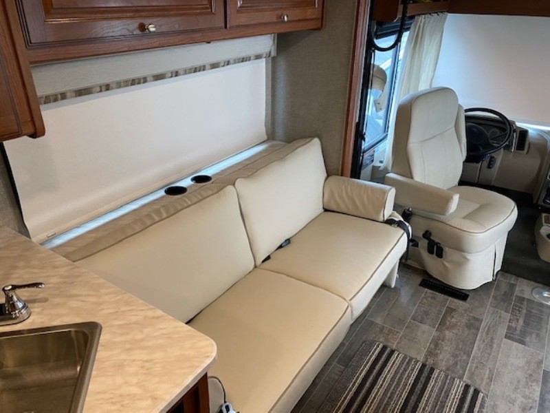 2019 Winnebago Sunstar 29VE - 013