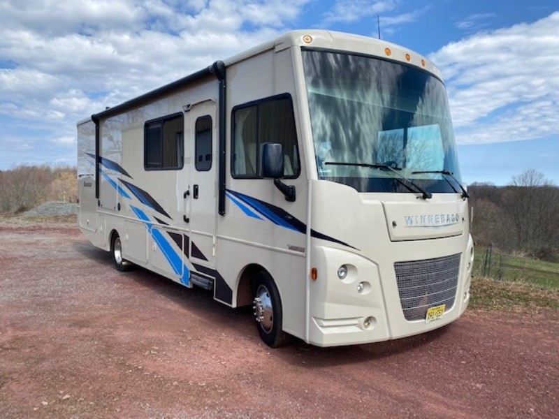 2019 Winnebago Sunstar 29VE - 016