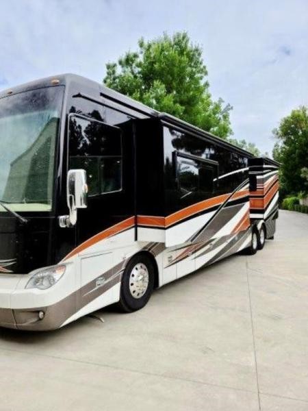 2017 Allegro Bus 45 OPP - 003
