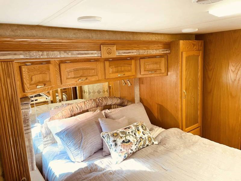 2005 Newmar Kountry Star 3742 - 023