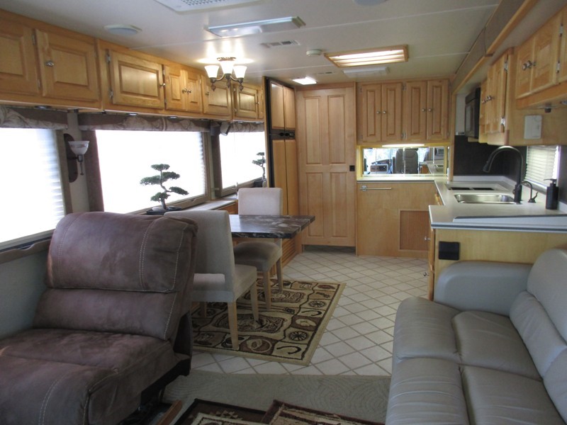 2002 Monaco Windsor 40PWD - 025