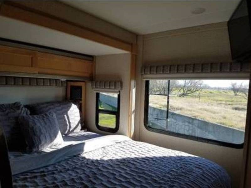 2018 Winnebago Fuse 23T - 009