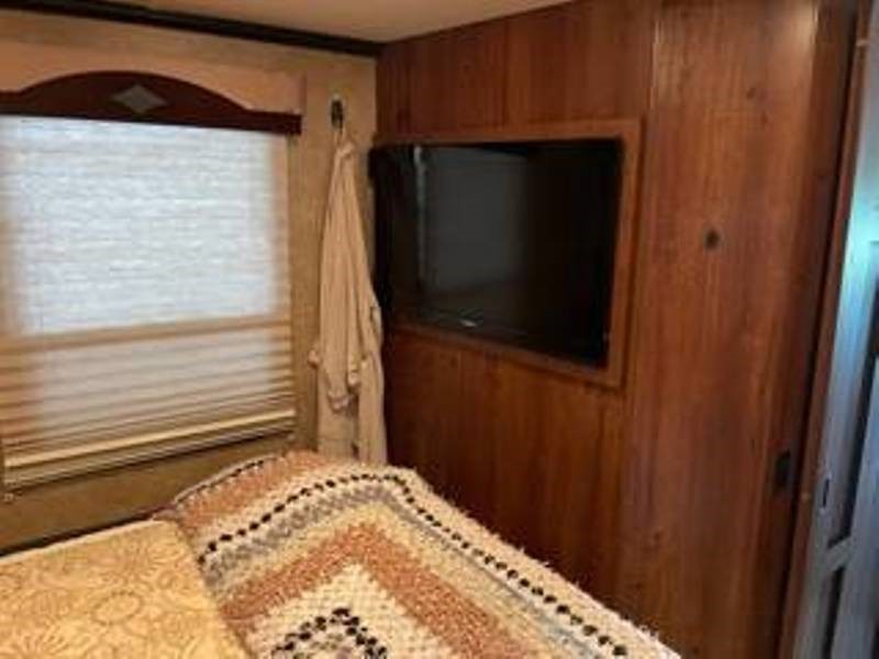 2013 Fleetwood Excursion 33A - 021