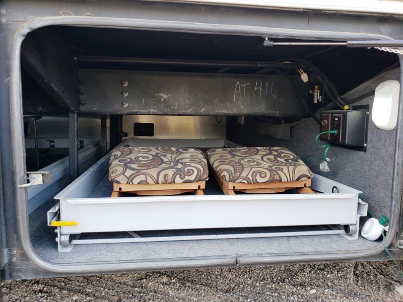 2010 Tiffin Phaeton 40QTH - 006