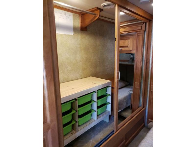 2010 Tiffin Phaeton 40QTH - 012