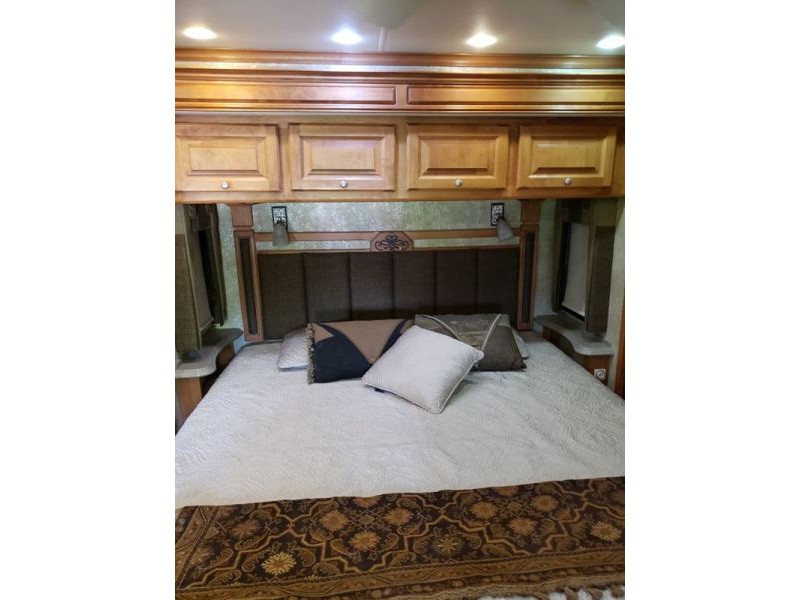 2010 Tiffin Phaeton 40QTH - 013